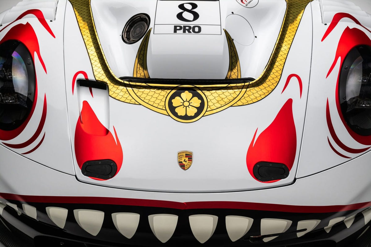 Spark 1:18 Porsche 911 GT3 R #8 AO Racing “Bushi Rexy” Suzuka | Pre-Order