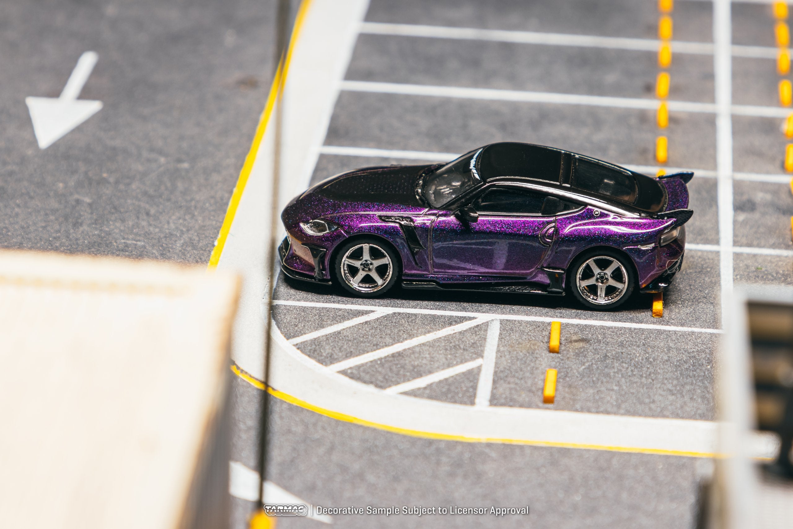 Tarmac Works VeilSide FFZ400 Fairlady Z in Chameleon Purple