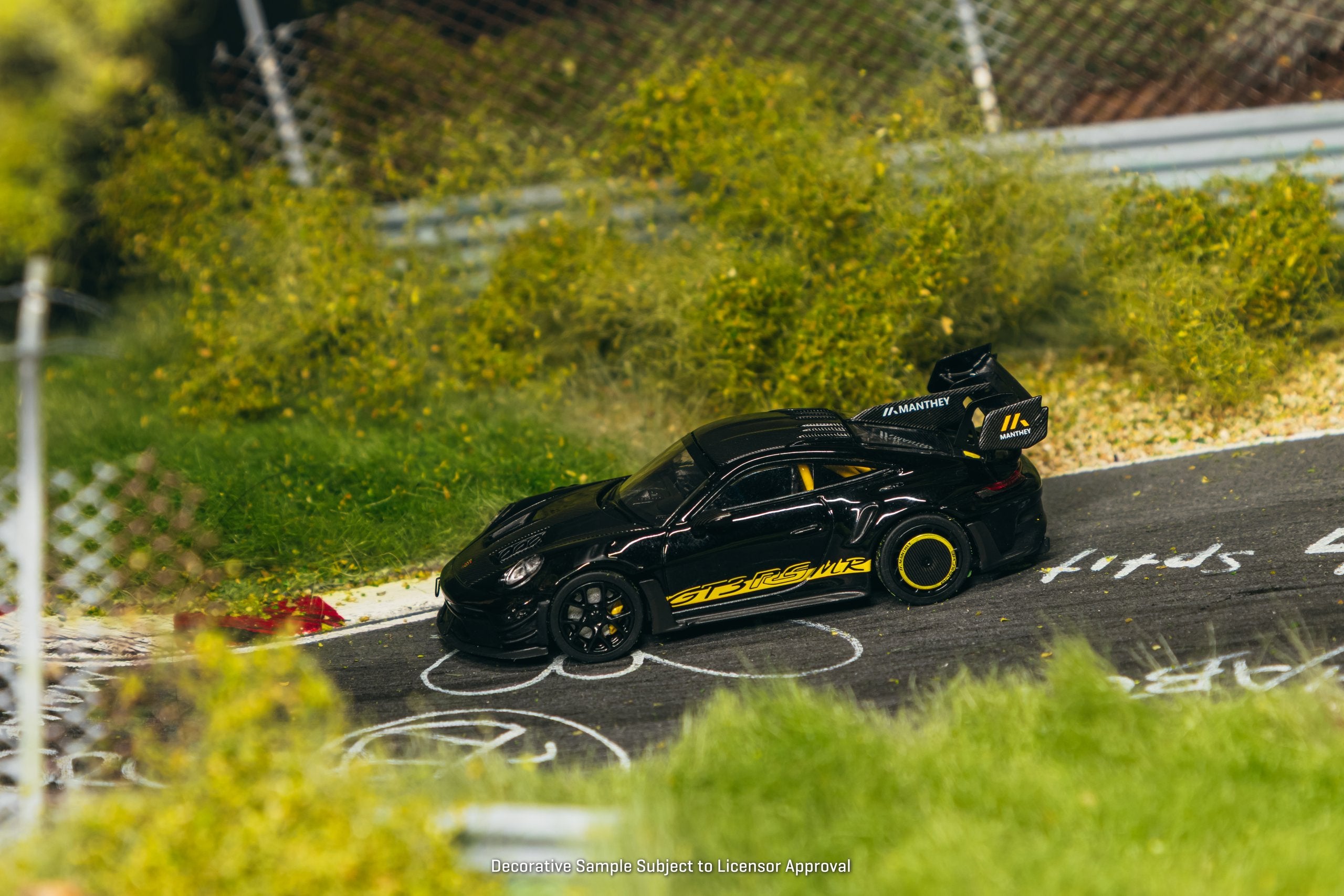 Tarmac Works x MiniChamps 1:64 Porsche 911 GT3 RS MR in Black & White | Pre-Order