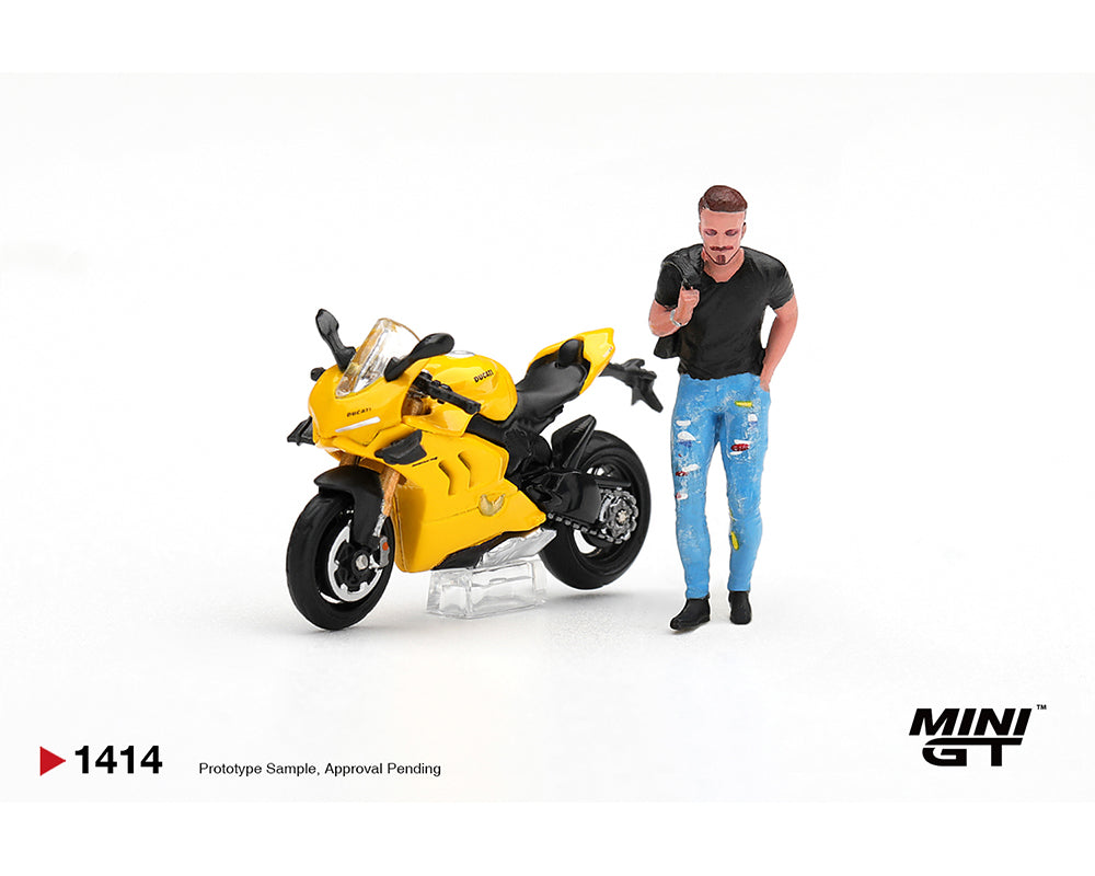 Mini GT 1:64 Ducati Panigale V4 S Yellow with Ducati Figure | Pre-Order