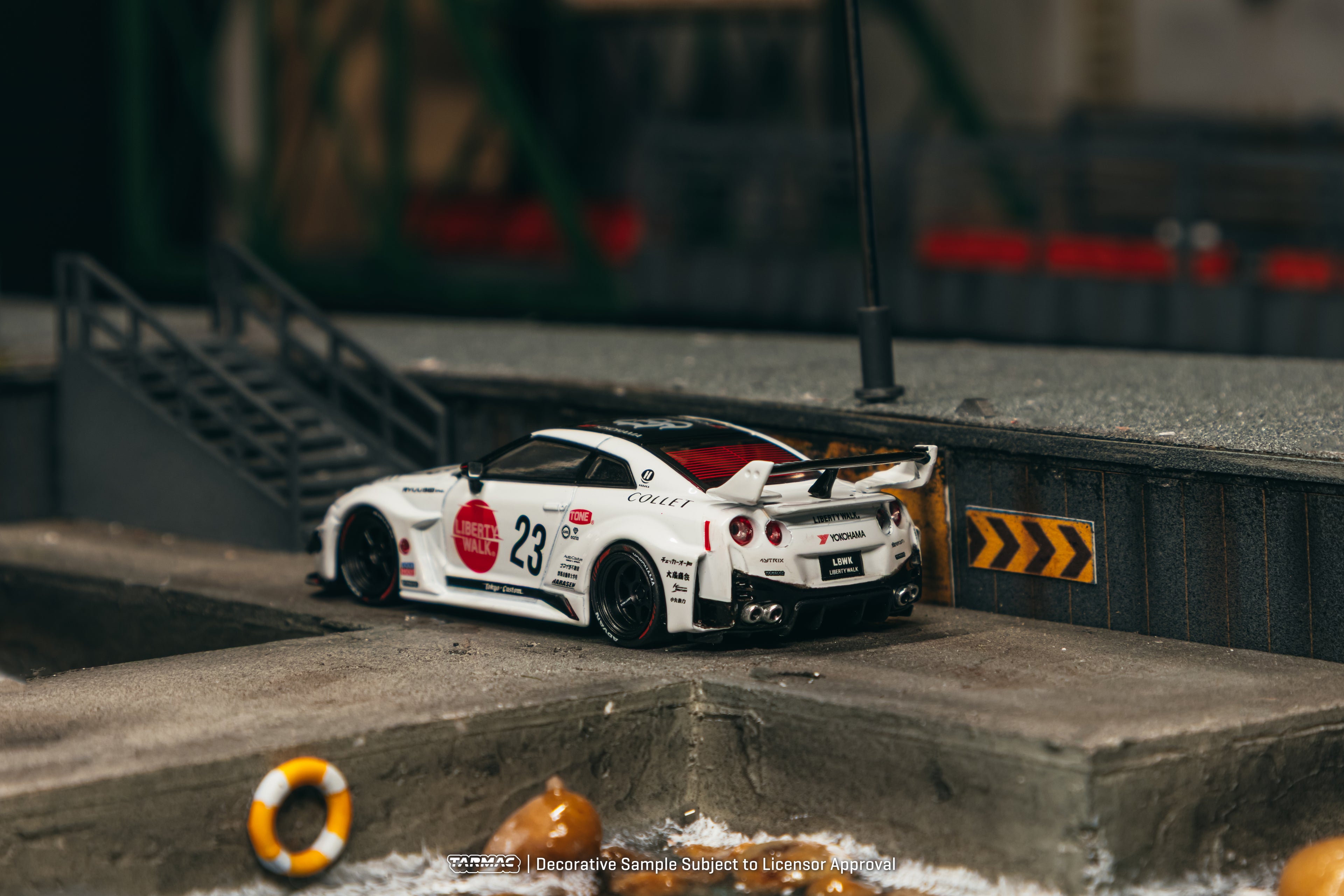 Tarmac Works 1:64 LB-Silhouette WORKS GT Nissan 35GT-RR in White | Pre-Order
