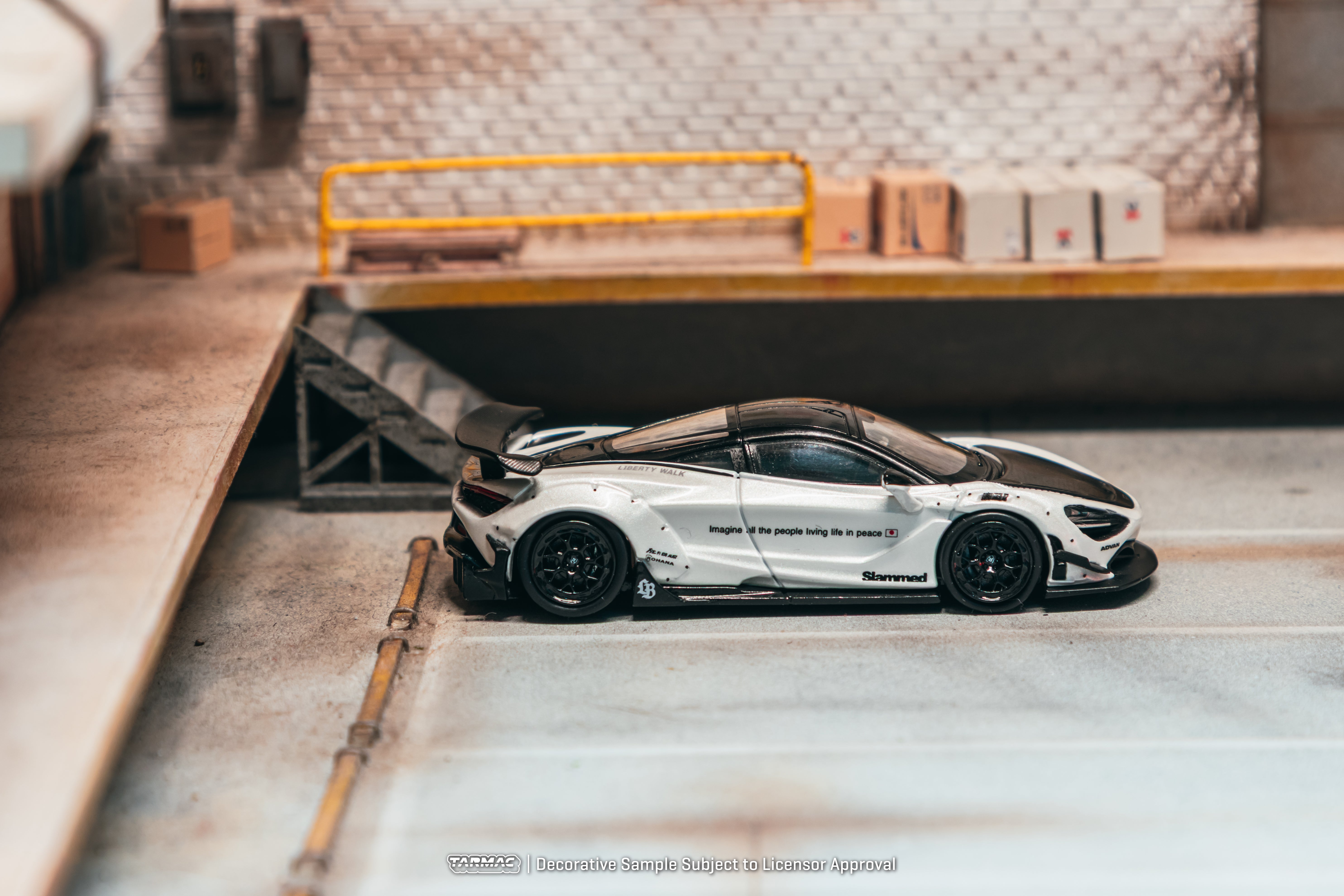 Tarmac Works 1:64 LB-WORKS McLaren 720S in White | T64-106-WH
