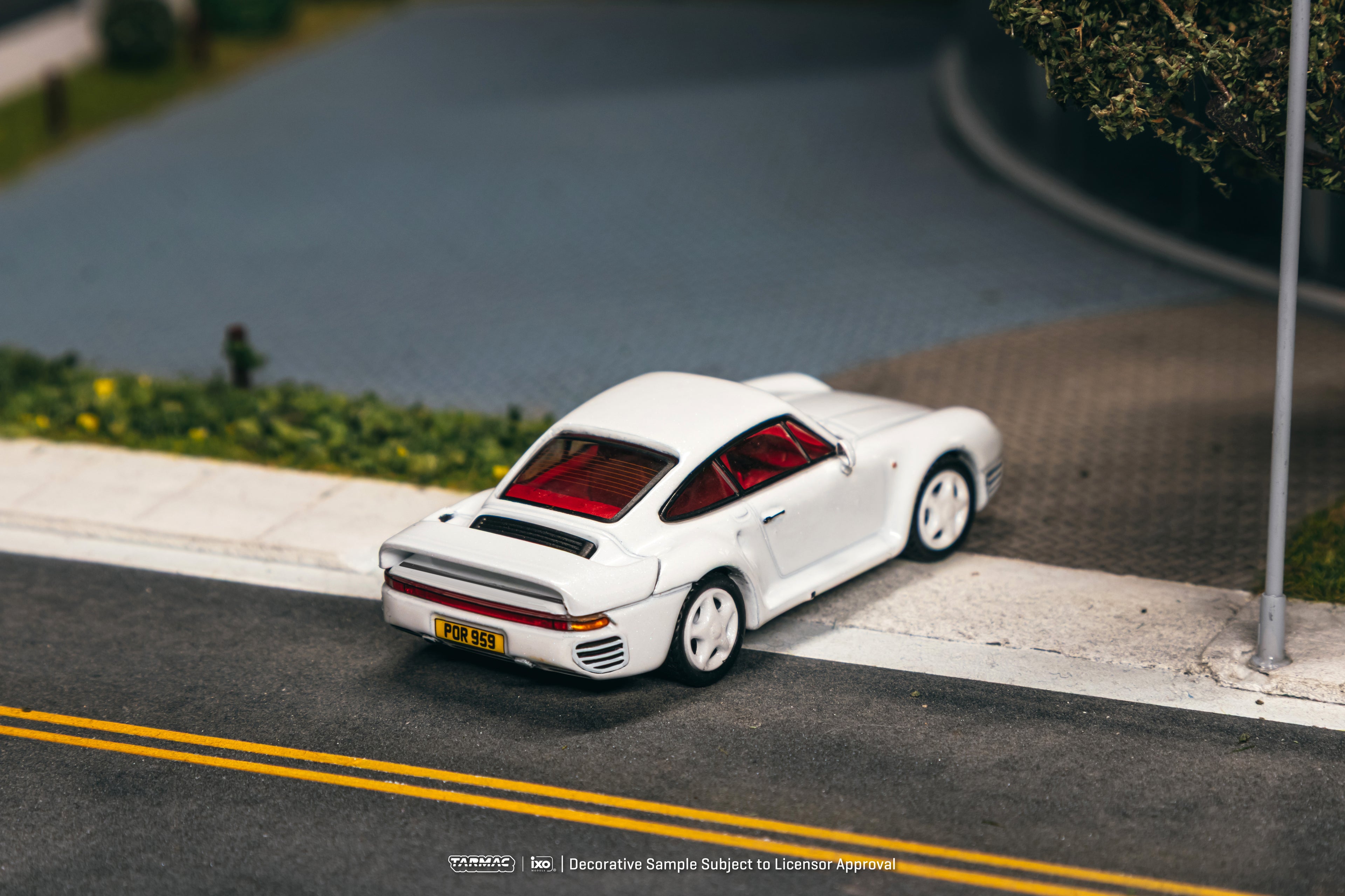 Tarmac Works 1:64 Porsche 959 White Trading Card Combo Set | Pre-Order