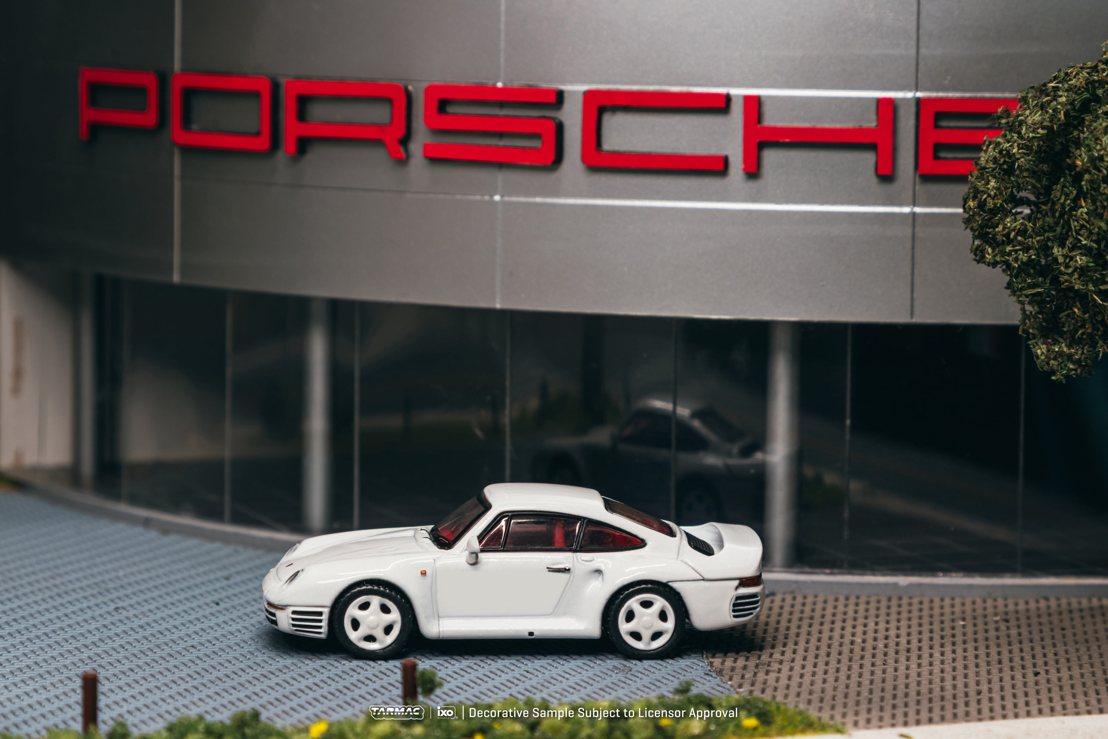 Tarmac Works 1:64 Porsche 959 White Trading Card Combo Set | Pre-Order