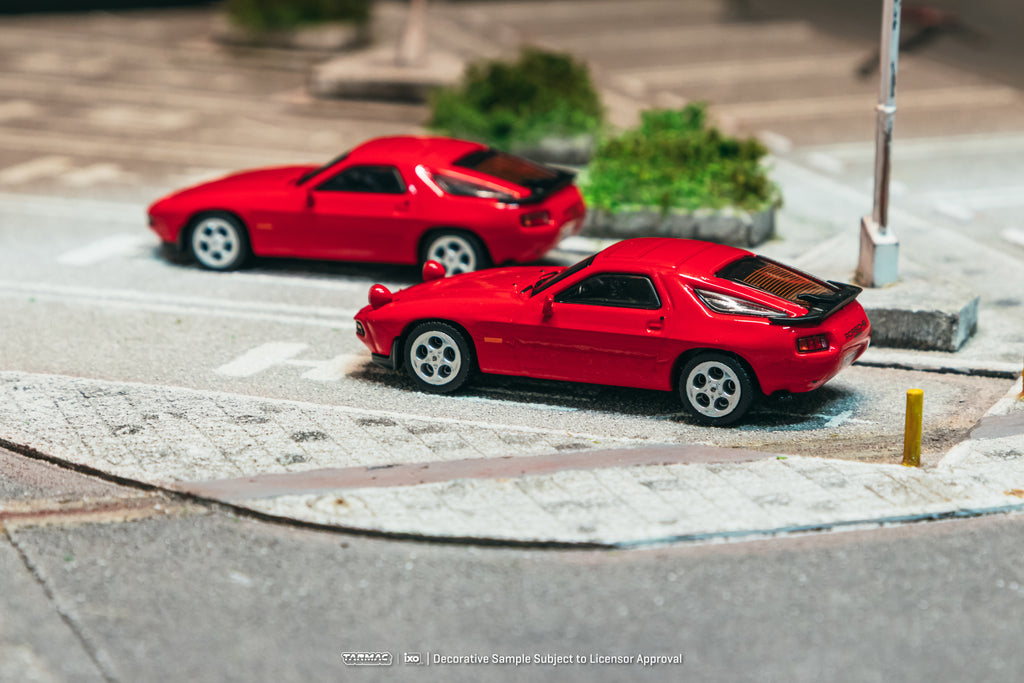 Tarmac Works 1:64 Porsche 928 S in Red | PreOrder
