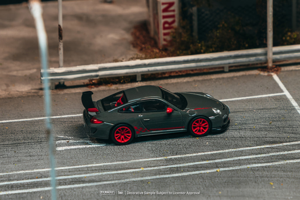 Tarmac Works 1:64 Porsche 911 GT3 RS 997.2 in Grey | Pre-Order