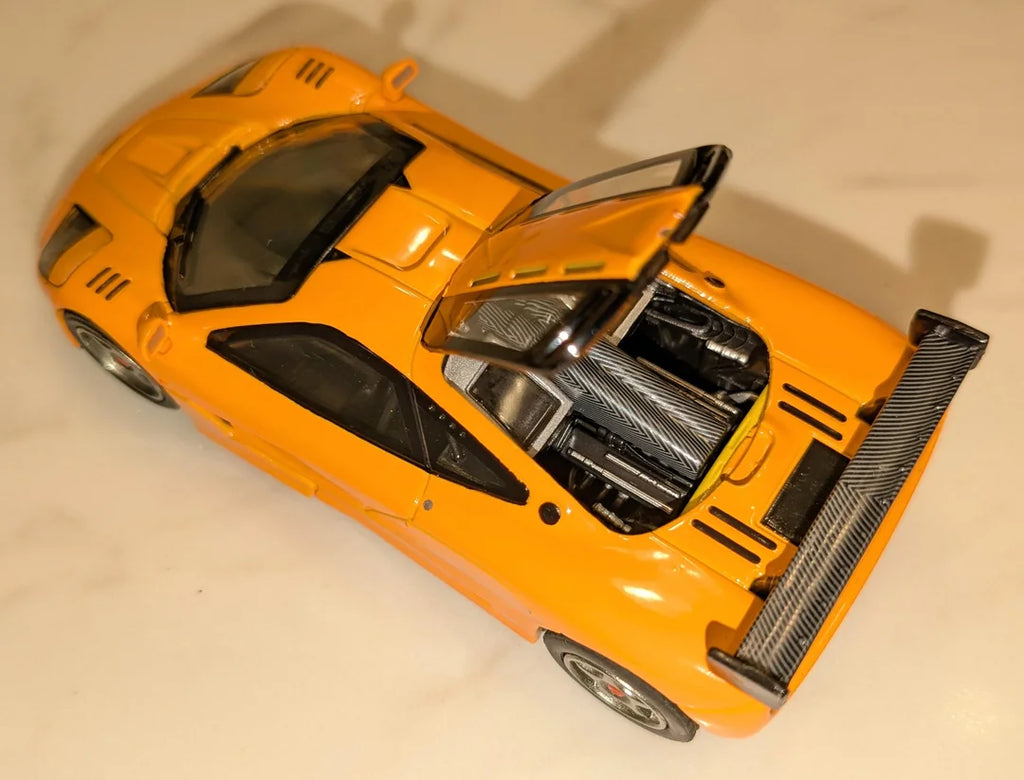 Hot Wheels Premium: 1/43 Scale 1995 McLaren F1 GTR